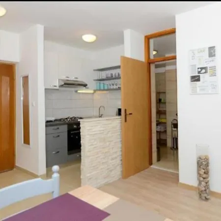 Neluna Appartement *